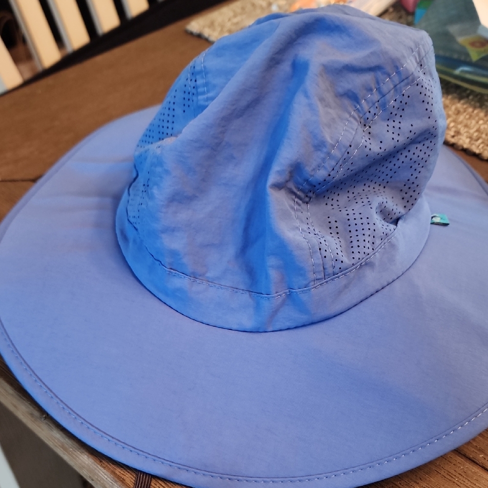 Reel Legends Expedition new Blue Wide-Brim Sun Hat.